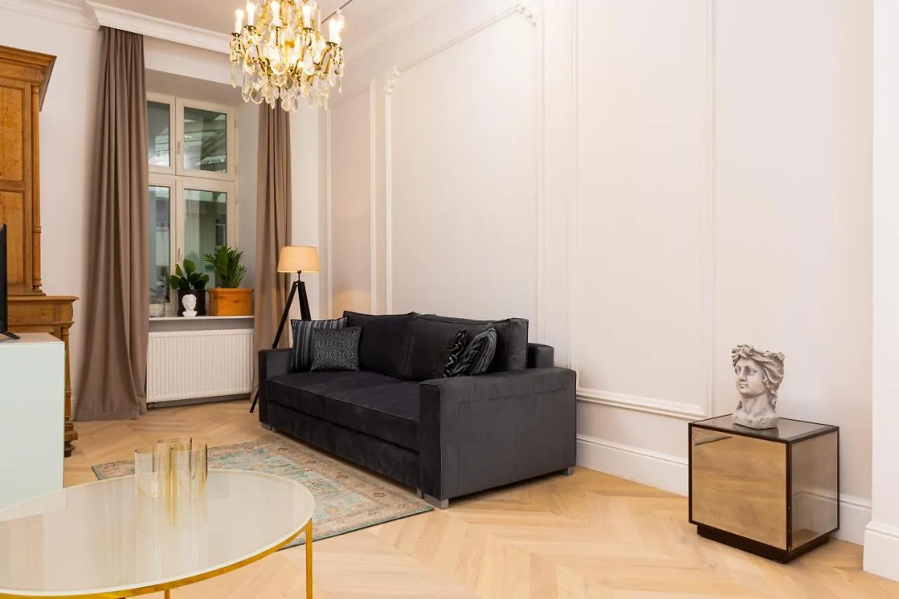 Apartament Lux Studio Kamienica Noakowskiego 16 by Renters Warszawa Polska