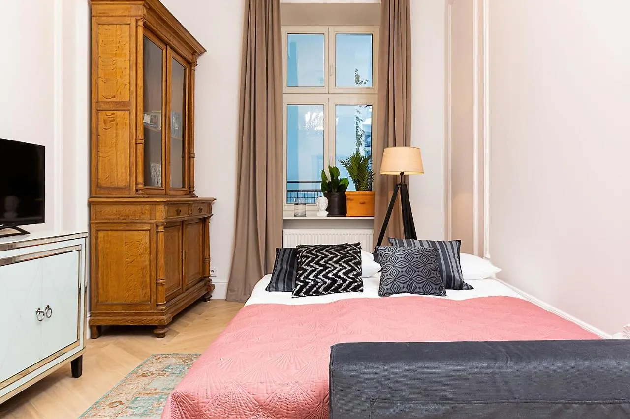 Lux Studio Kamienica Noakowskiego 16 by Renters Warszawa Apartament