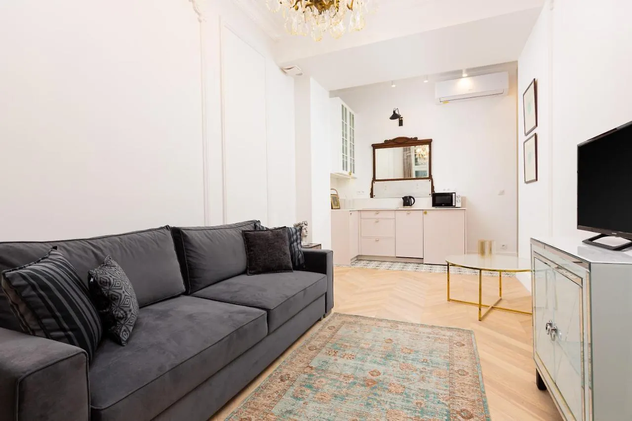 Apartament Lux Studio Kamienica Noakowskiego 16 by Renters Warszawa Polska