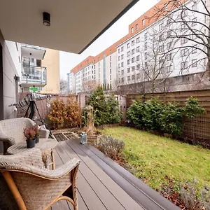  Apartament Kierbedzia 6 - Bezplatny Podziemny Parking - Free Parking - Piekny Ogrodek Z Tarasem - 2km Lazienki Krolewskie - Wifi - Smart Tv 50 Cali - Good
